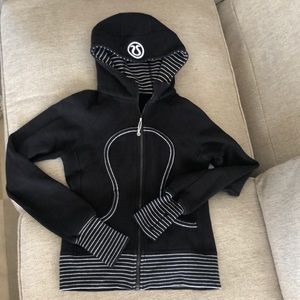 Lululemon sweatshirt